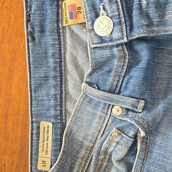 True Religion Liv Relaxed Disressed Skinny Crop Size 28 - Picture 2 of 16